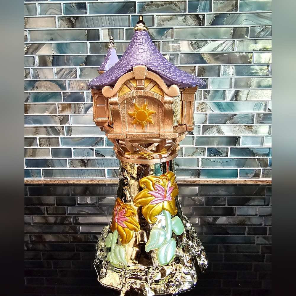 Bath & Body Works Disney Rapunzel Candle 3 Wick Holder NEW IN Styrofoam and Box